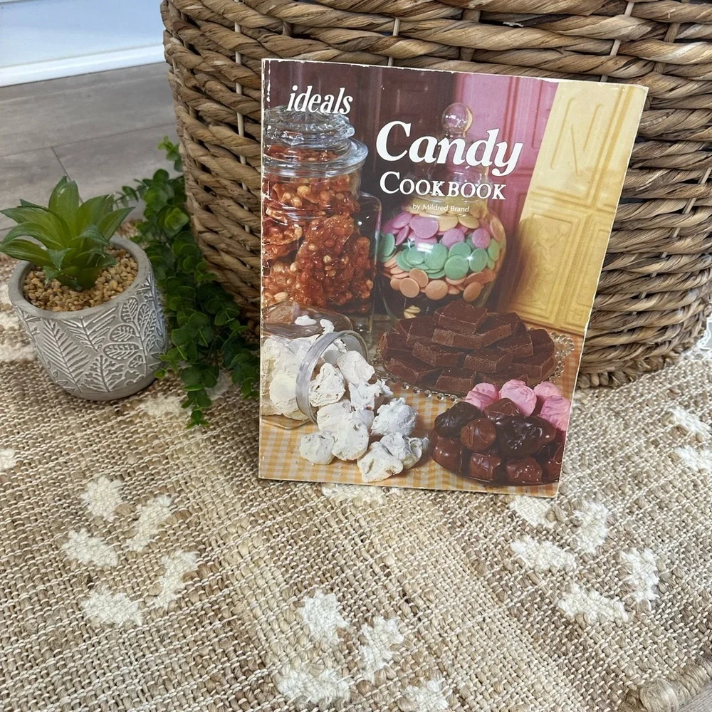 Vintage Candy Cookbook Recipes 1979 Ideals Mildred Brand Paperback CandyMaking